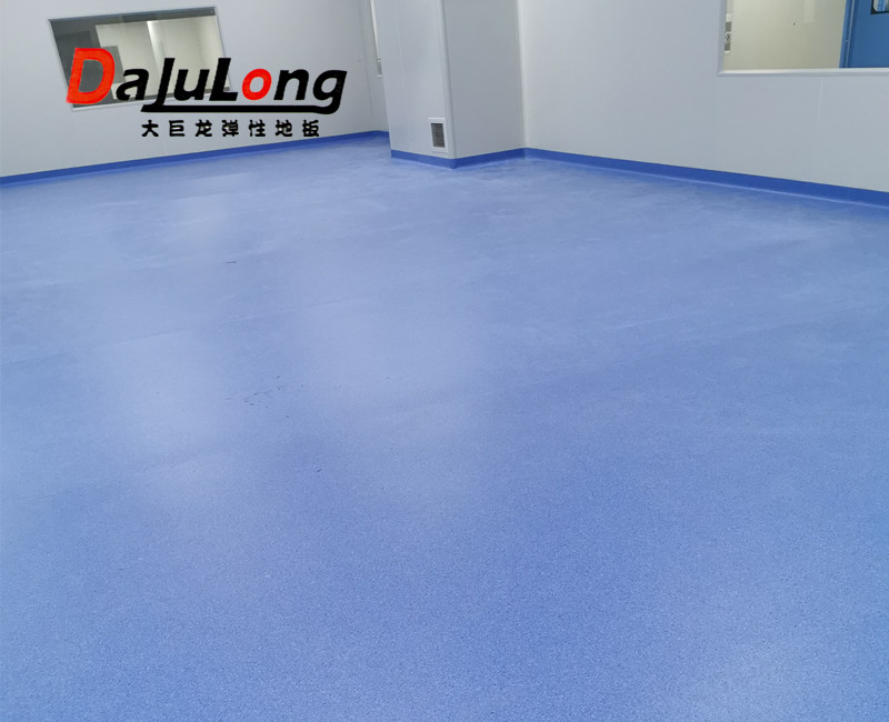 同質透心pvc地板的價格是多少錢一平方呢？